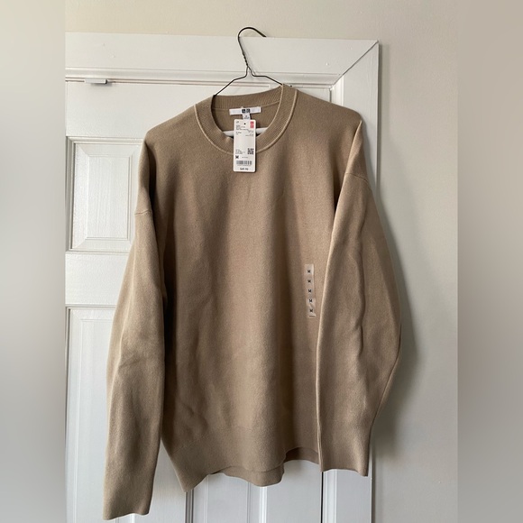 BNWT Uniqlo women’s smooth cotton relaxed crew neck sweater - BEIGE size Medium - Picture 6 of 7